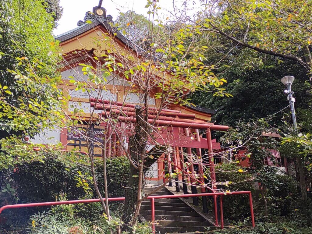 広島東照宮境内の金光稲荷神社へ続く階段２