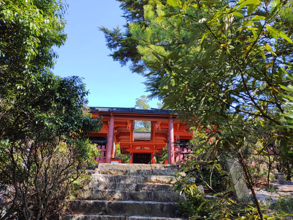 厳島神社の奥宮である御山神社３