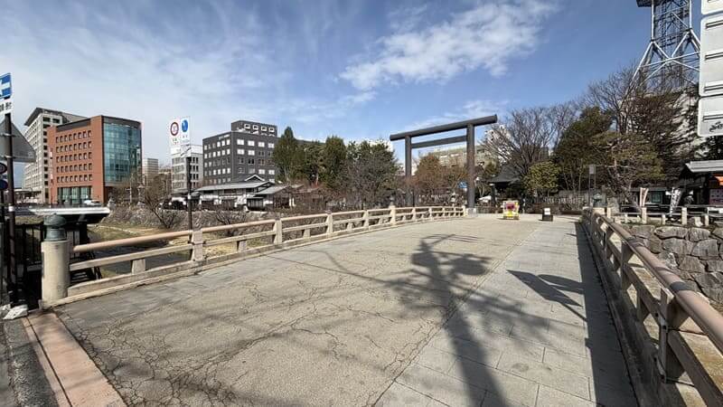四柱神社前　千歳橋