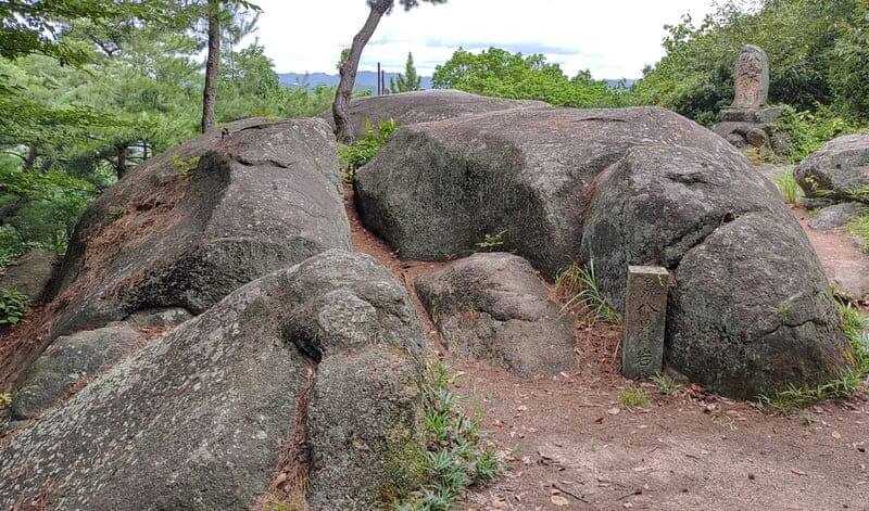 千光寺山の八畳岩
